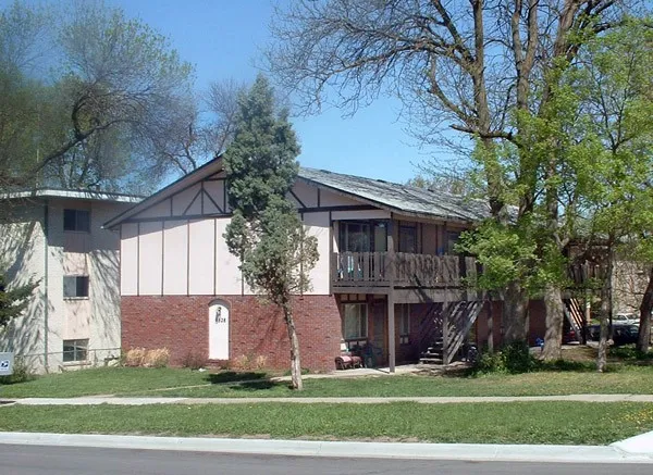 6 Units Apartment Building Located near Union College